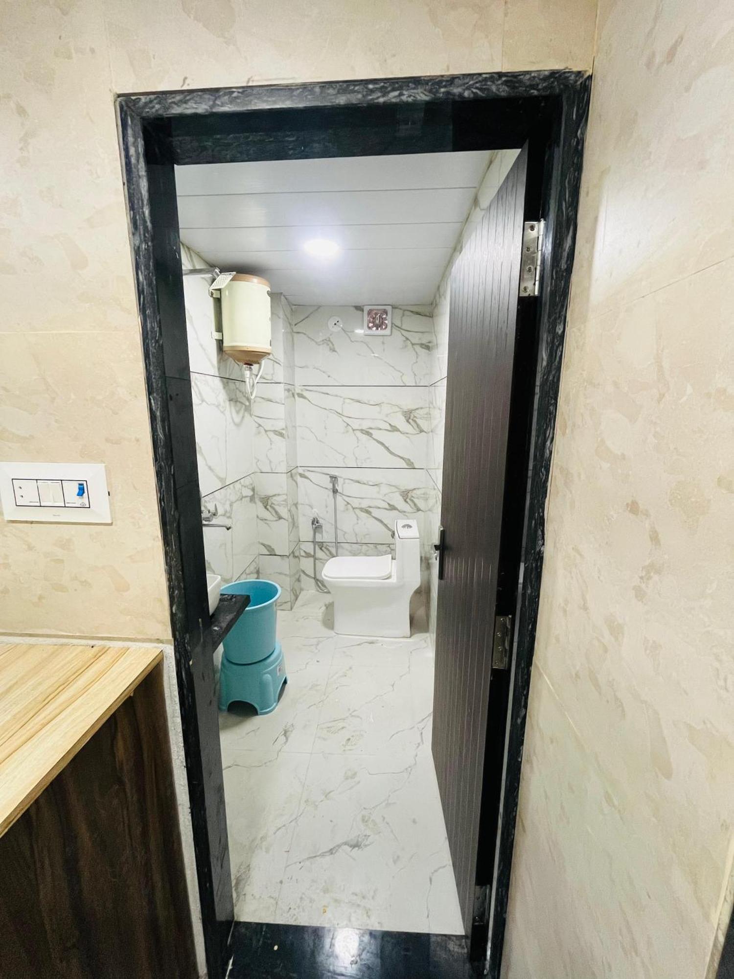 Hotel Sk Tower อุจเจน ภายนอก รูปภาพ